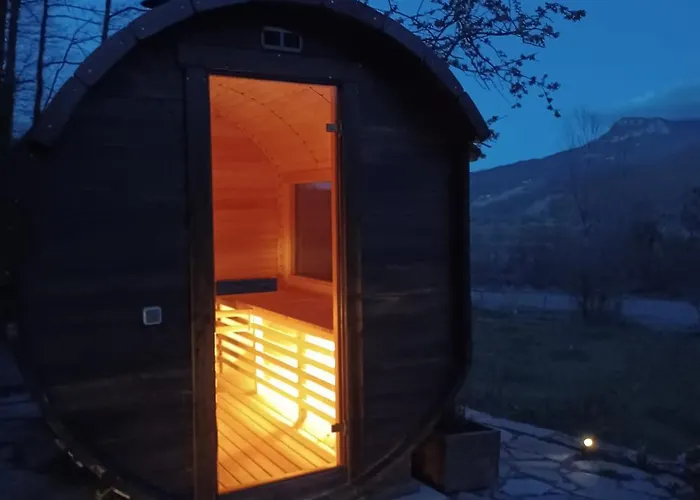 Country-chic B&b, Wellness And Restaurant 